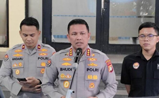 
Polda Metro Jaya Pastikan Usut Tuntas Kasus Penyiraman Air Keras Terhadap Aktivis KontraS