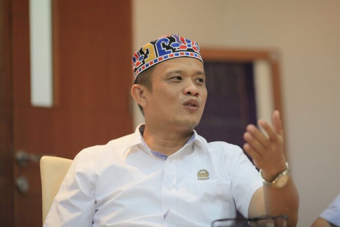 
Dugaan Pungli Tunjangan Guru di SMKN 1 Idanogawo, DPRD Sumut Minta Pelaku Diproses Hukum