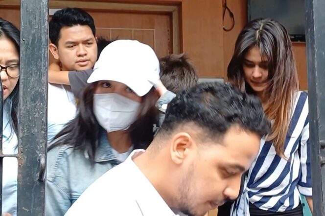 
Di Tengah Kasus Hukum Nikita Mirzani, Putrinya Laura Meizani Berencana Lanjutkan Studi ke Luar Negeri