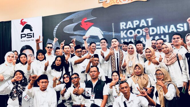 
Pesawaran Bersinar di Rakorwil PSI Lampung: Diganjar Hadiah Khusus dari Ketum Kaesang