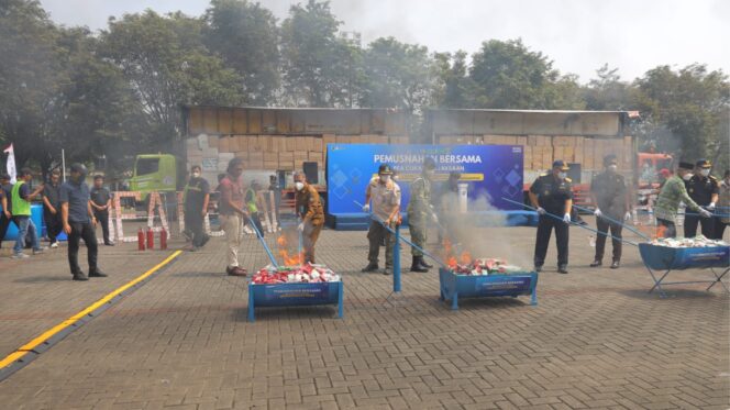 
Kepala Satpol PP Dahlan : Pemkot Tangsel Berantas Barang Ilegal Lindungi Masyarakat