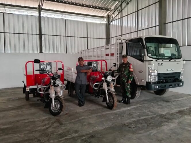 
Koperasi Merah Putih Jurangmangu Barat Terima 2 Unit Roda Tiga dan 1 Unit Truk Operasional