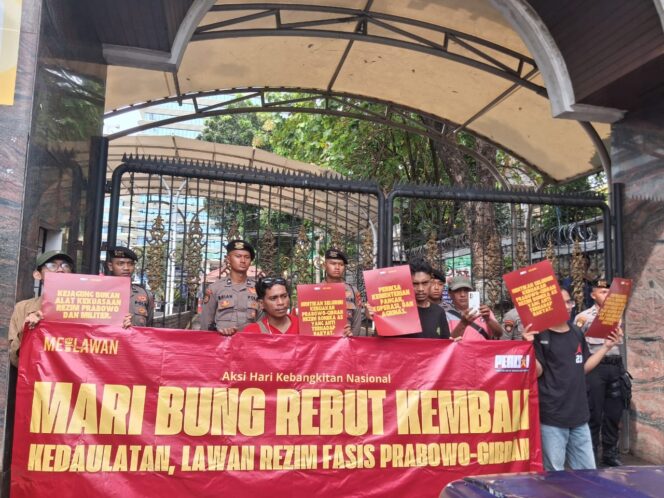 
GMNI Jakarta Serahkan Laporan Korupsi KDMP Rp112 Triliun ke Kejagung, Desak Periksa Kementerian Terkait dan Tegaskan Militer Tidak Kebal Hukum