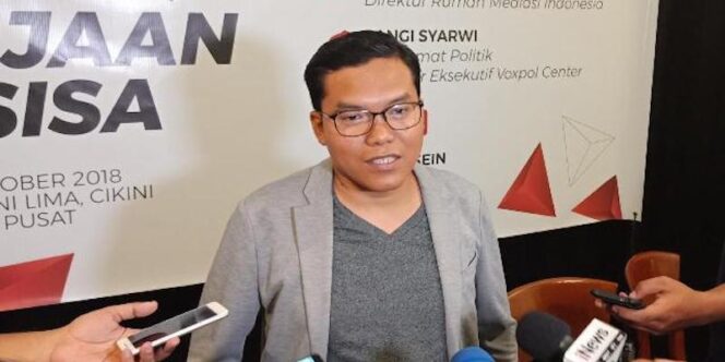 
Polemik ‘Homeless Media’, Pengamat Pertanyakan Kompetensi Qodari dan Hasan Nasbi