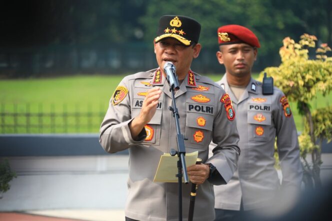 
Kawal Demo BEM UI, Kapolda Ingatkan Pasukan: Mahasiswa Keluarga Kita