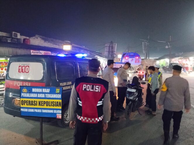 
Patroli Cipkon dan Razia Stasioner Polsek Legok, Ciptakan Wilayah Aman dan Kondusif
