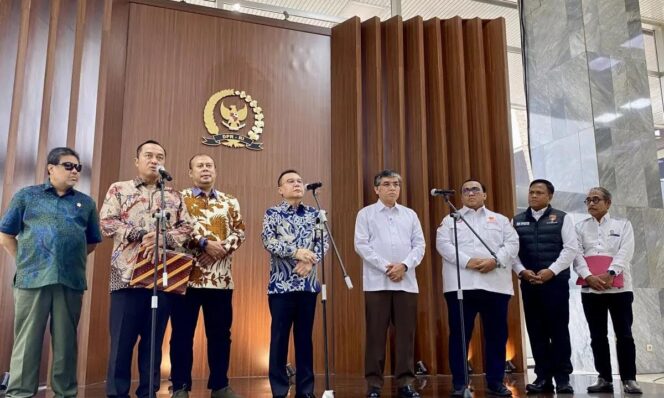 
Sufmi Dasco Umumkan Mensesneg Prasetyo Hadi Jadi Ketua Satgas Mitigasi PHK