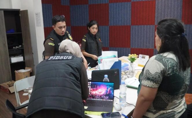 
Kasus Dugaan Korupsi Dana BOP, Kejari Tangerang Geledah Kantor PKBM di Kosambi