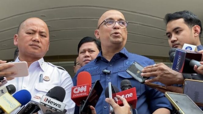 
BREAKING NEWS: Kasus Korupsi MBG Melebar, Jenderal Aktif Jadi Tersangka Ketujuh!