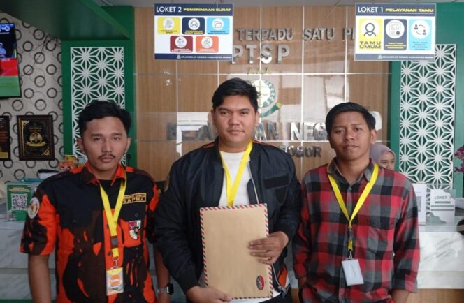 
Kejari Kabupaten Bogor Diminta Bertindak, Dugaan Korupsi Dana Hibah KNPI Resmi Dilaporkan